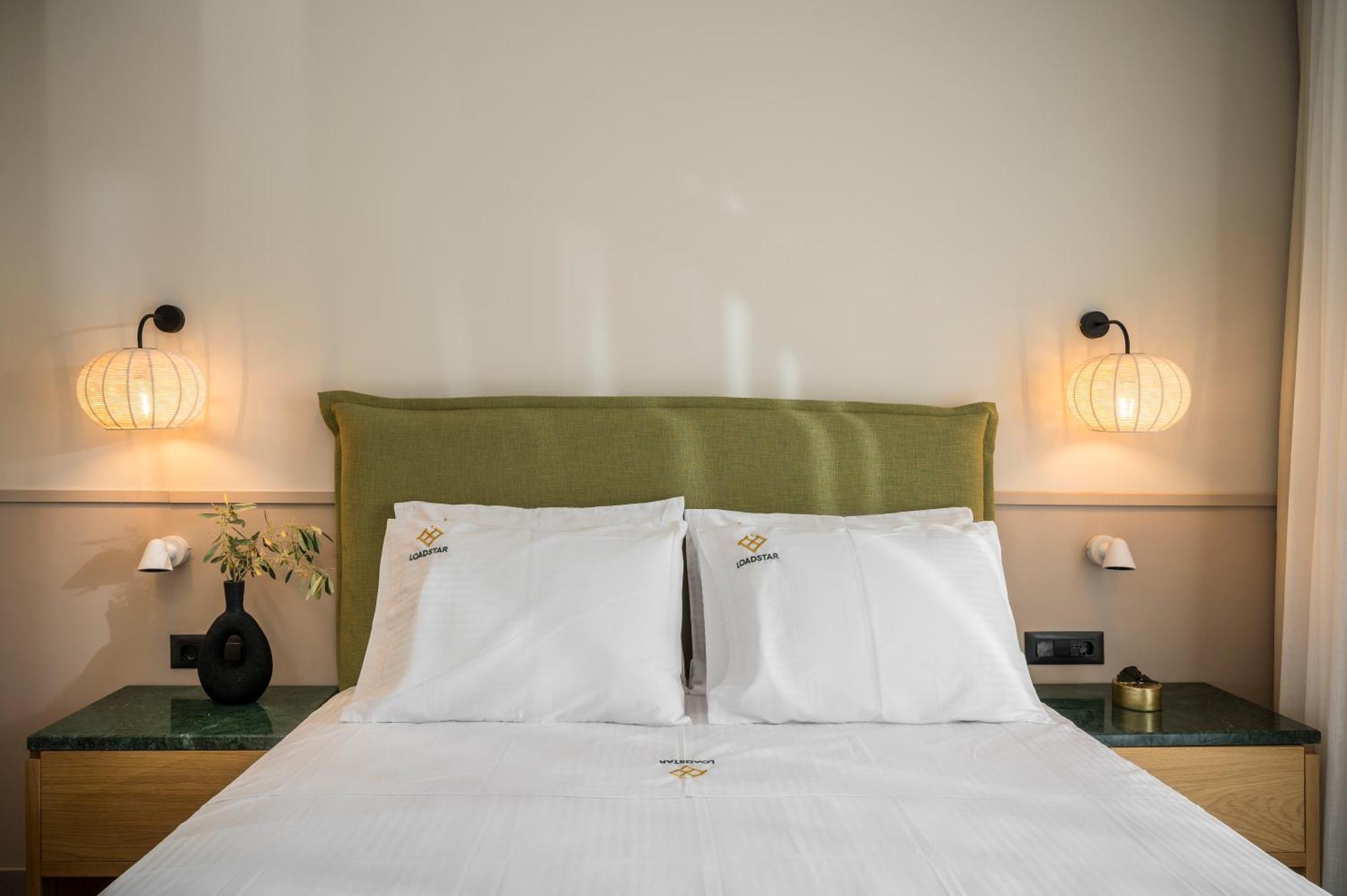 Loadstar Rooms & Suites 콘토칼리 외부 사진