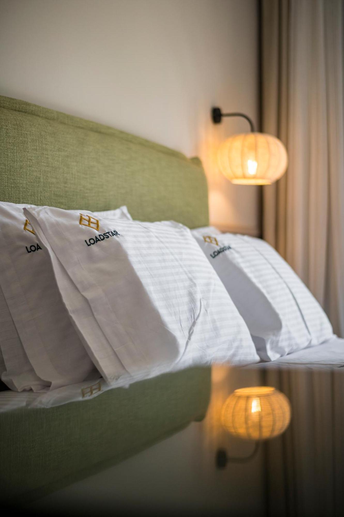 Loadstar Rooms & Suites 콘토칼리 외부 사진