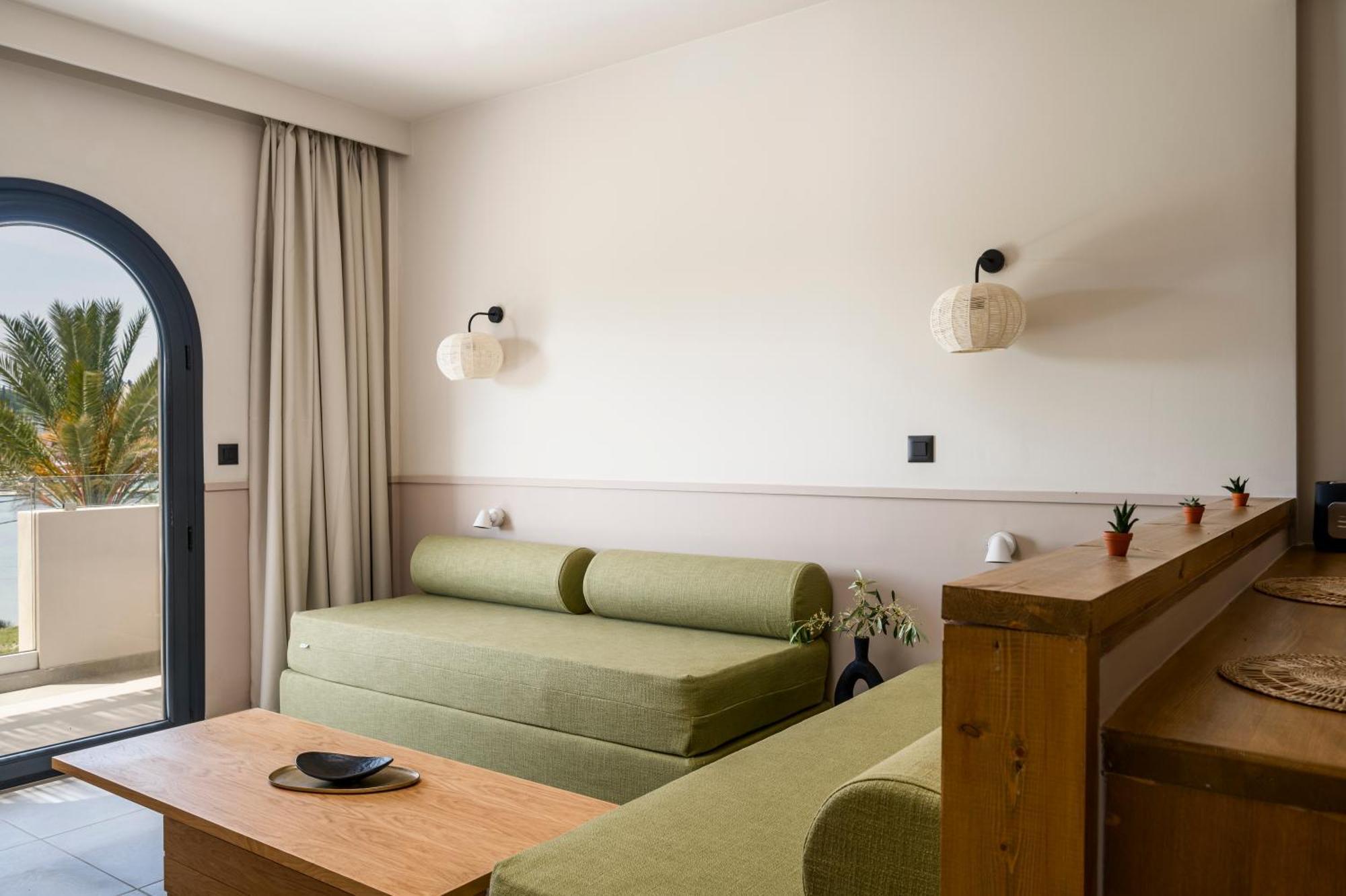 Loadstar Rooms & Suites 콘토칼리 외부 사진